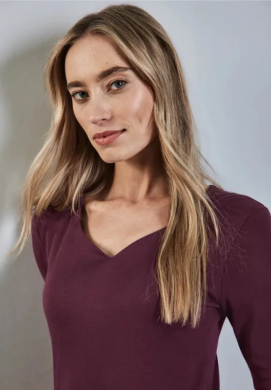 Topp Med Hjärtformad Hals - Mulberry Red