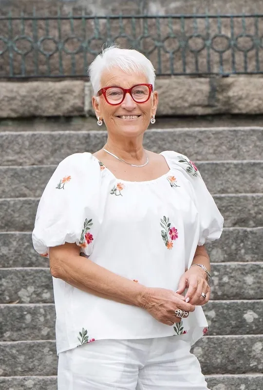 Blus Med Broderade Detaljer - White