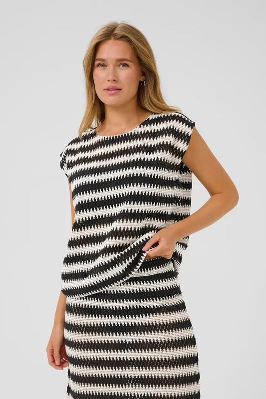 Kamolin Blus - Black/Broken White Lace Stripe