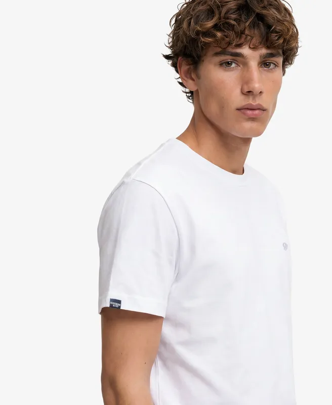Essential Logo T-Shirt